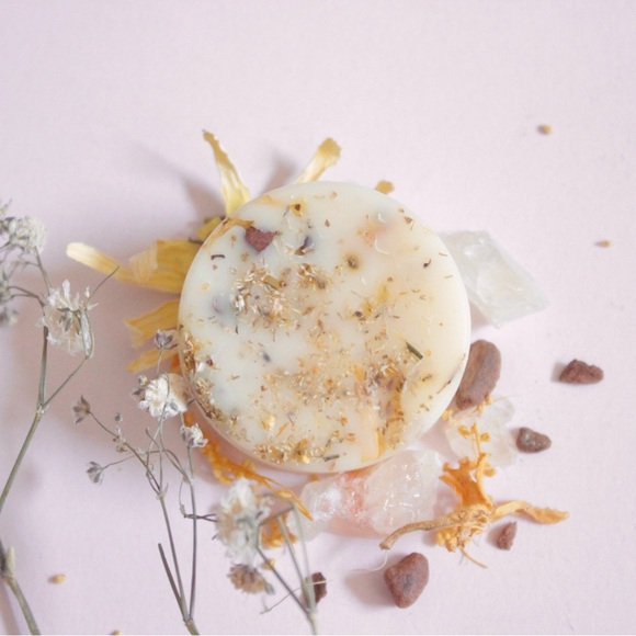 Handmade Manipura Chakra Balancing Beeswax Wax Melt with Essential Oils - Picture 1 of 2